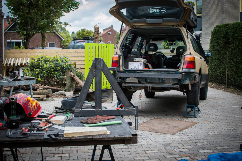 the custom diy spare tire carrier in progress